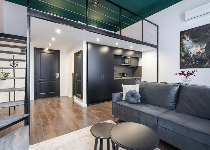 E41 - Trendy Boutique Apartments - Prime Spot By Bqa